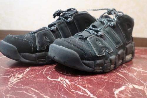ナイキのAIR MORE UP TEMPO