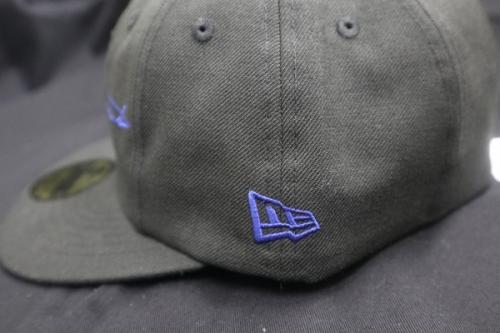ヨージヤマモトプールオム×ニューエラのコラボシグネチャーロゴキャップ