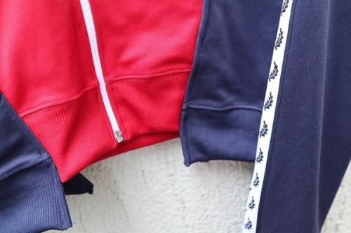 コラボアイテムのトラックジャケット