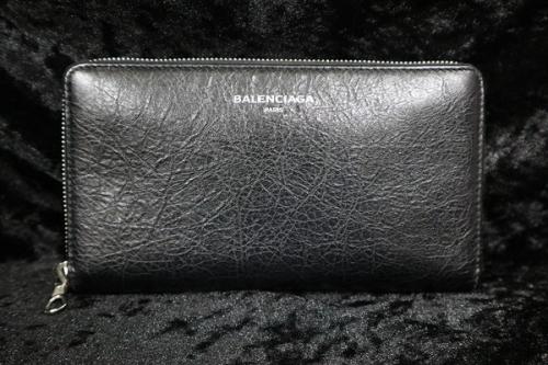 ラウンドファスナー長財布の519641