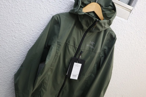 コラボ・別注アイテムのARCTERYX × BEAMS BOY