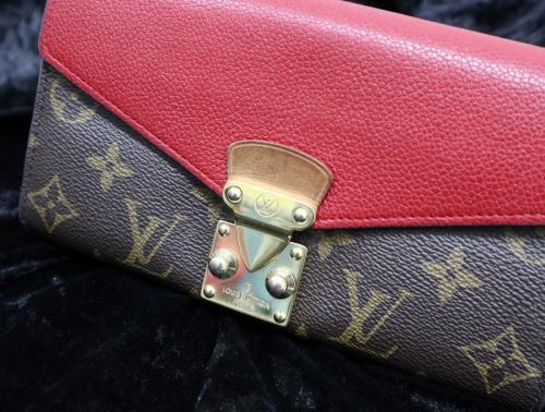 LOUIS VUITTON のルイ ヴィトン