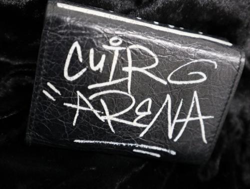 バレンシアガのグラフィティペーパーミニウォレット