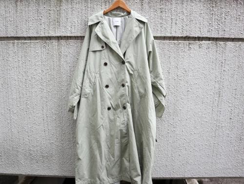 20SS018101-0031のバックフリルスリーブトレンチコート