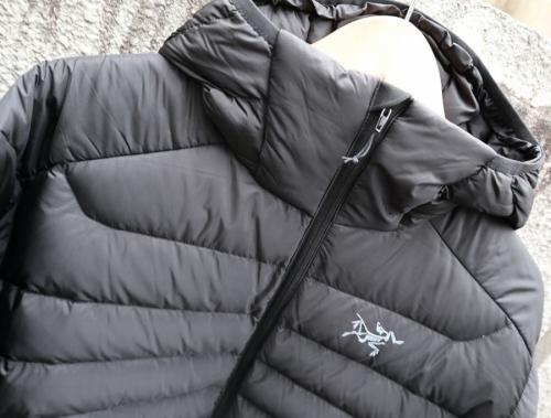 アークテリクスのCERIUM LT HOODY