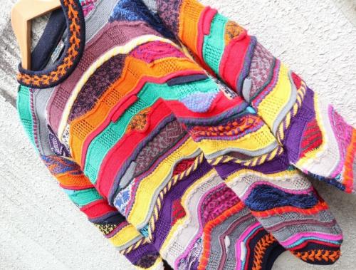 クージーの3Dクレイジークルーネックニット