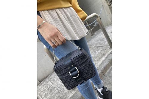 HE0074のプレオウンドトロッターコスメポーチ