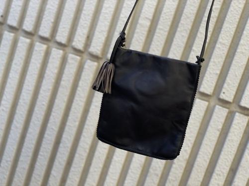 ロエベのショルダーバッグ