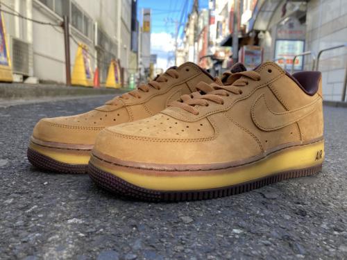 DC7504-700のAIR FORCE 1 LOW RETRO SP