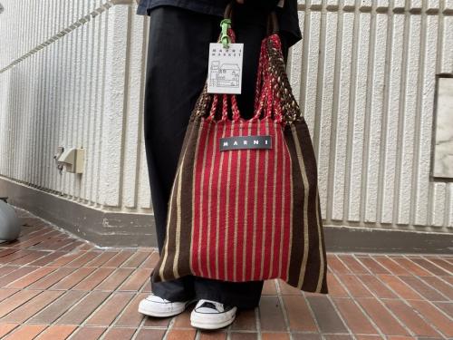 ハンモックハンドバッグのMARNI FLOWER CAFE