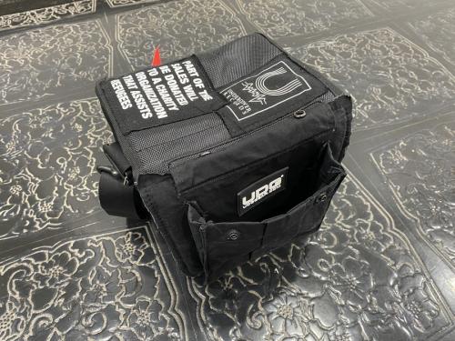 アンダーカバーのアーミーパッチ7inchレコードバッグ