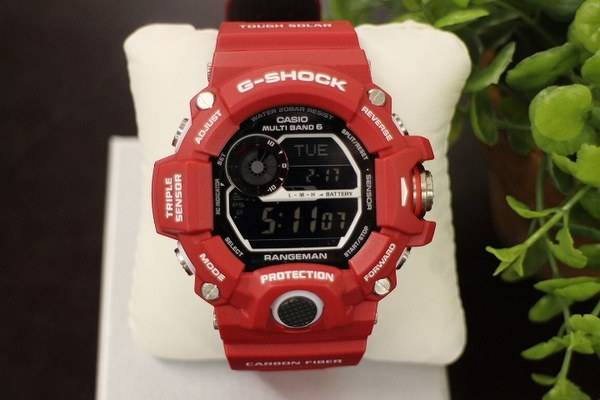赤いボディの凄いヤツ G-SHOCK【ジーショック】レンジマン メン・イン