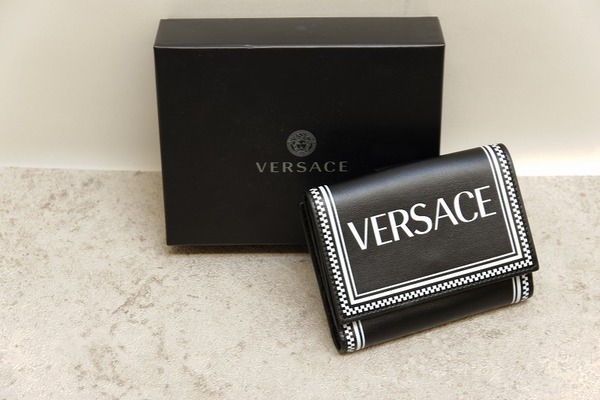 VERSACE/ヴェルサーチ90年代モチーフロゴ3つ折り財布[2020.03.24