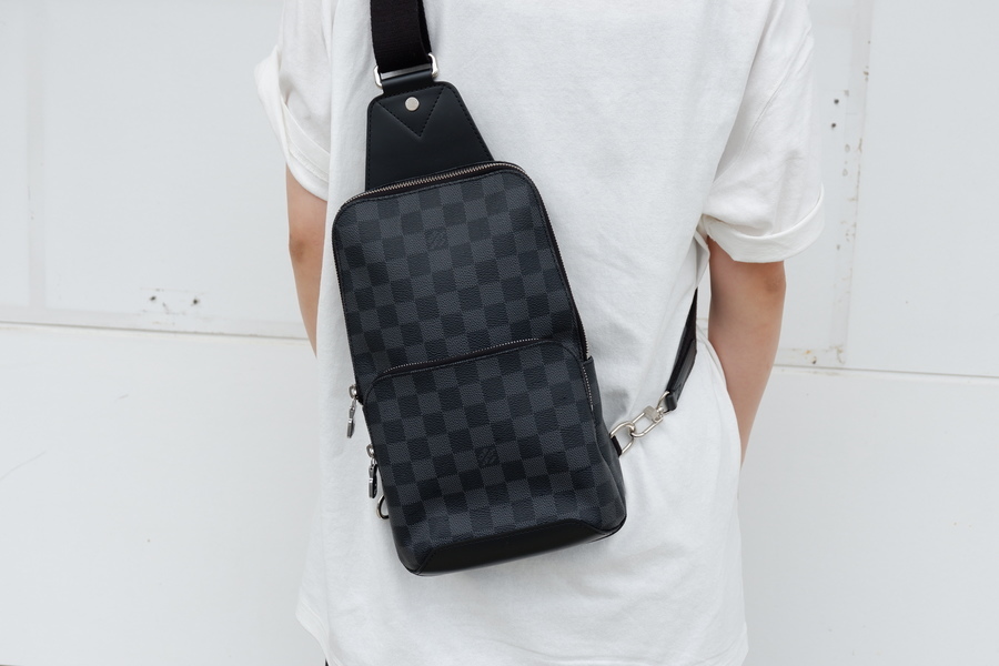 LOUIS VUITTON／ルイヴィトン】よりアヴェニュー・スリングバッグのご 