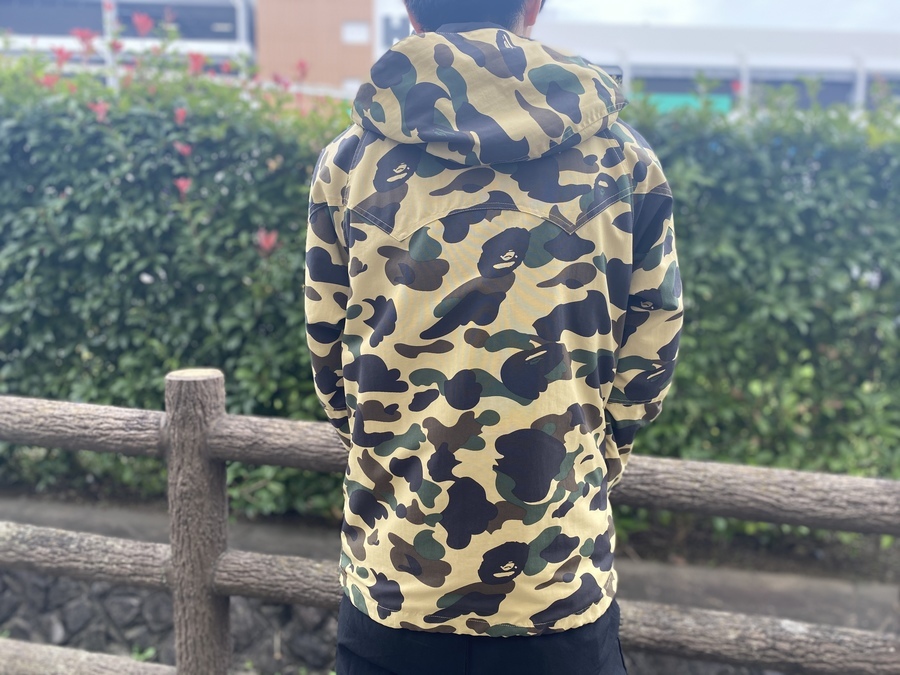 A BATHING APE/アベイジングエイプ】より17SS 1ST CAMO SNOWBOAD
