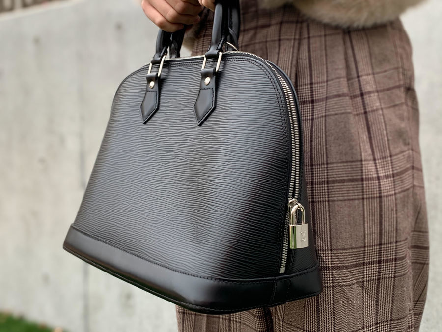 LOUIS VUITTON/ルイヴィトン】よりエピアルマPM ハンドバッグが LOUIS VUITTON/ルイヴィトン】よりエピアルマPM ハンドバッグが