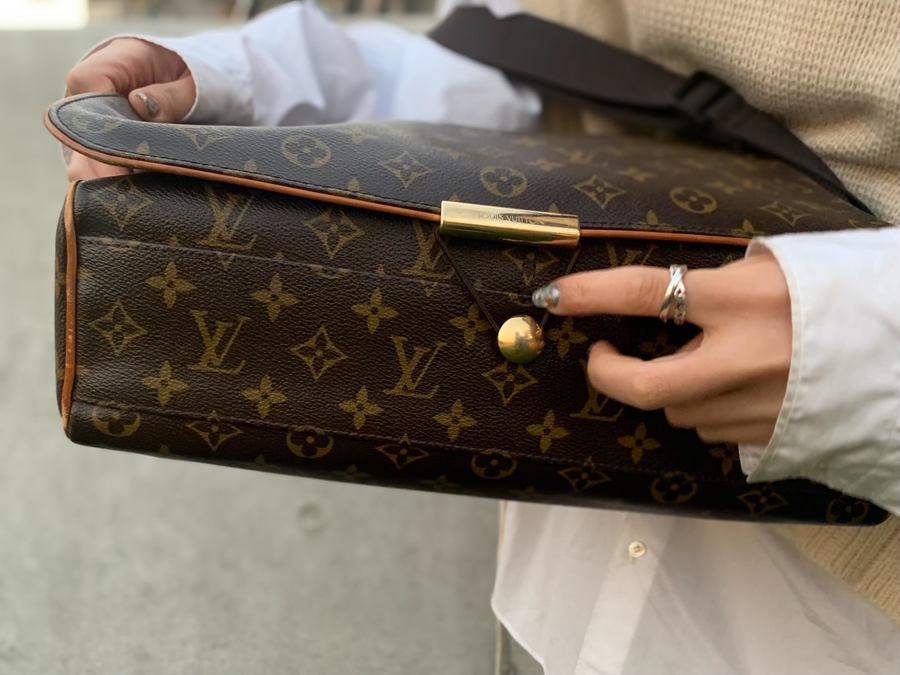 Louis Vuitton アベス　ショルダーバッグ LOUIS NUITTON／ルイヴィトン】よりアベスショルダーバッグが買取入荷