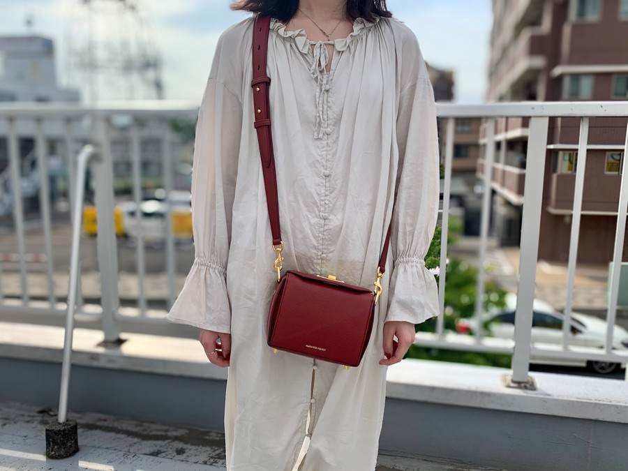 ALEXANDER McQUEEN/アレキサンダー マックイーン】よりBOX BAGが ALEXANDER McQUEEN/アレキサンダー マックイーン】よりBOX BAGが