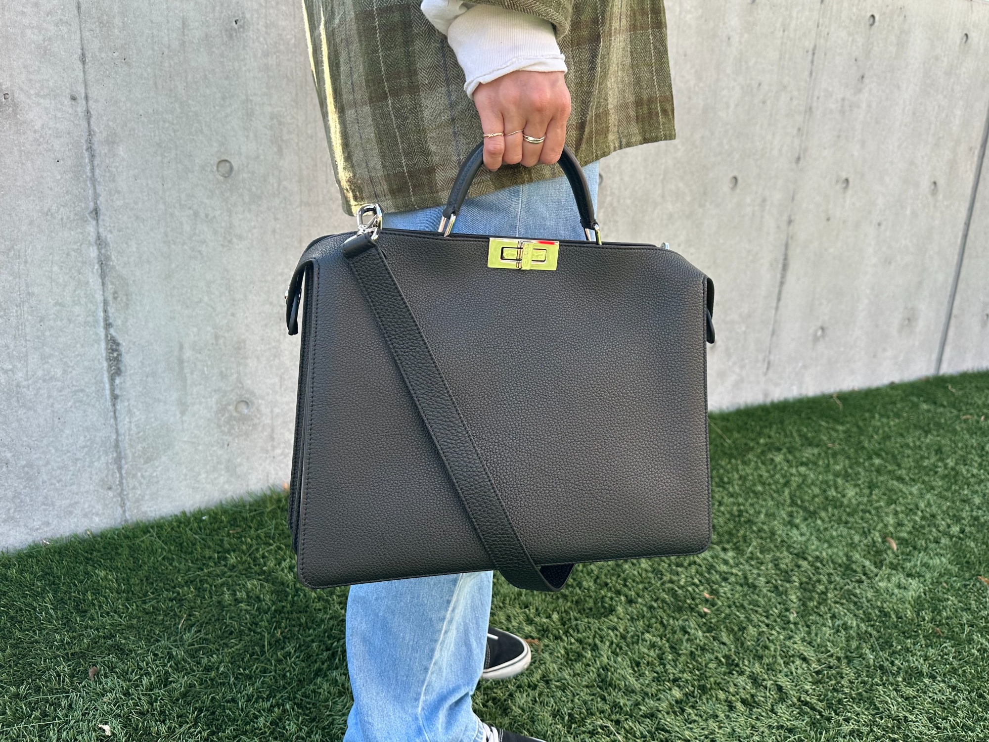 FENDI/フェンディ】よりpeekaboo ISeeU MEDIUMを買取入荷致し