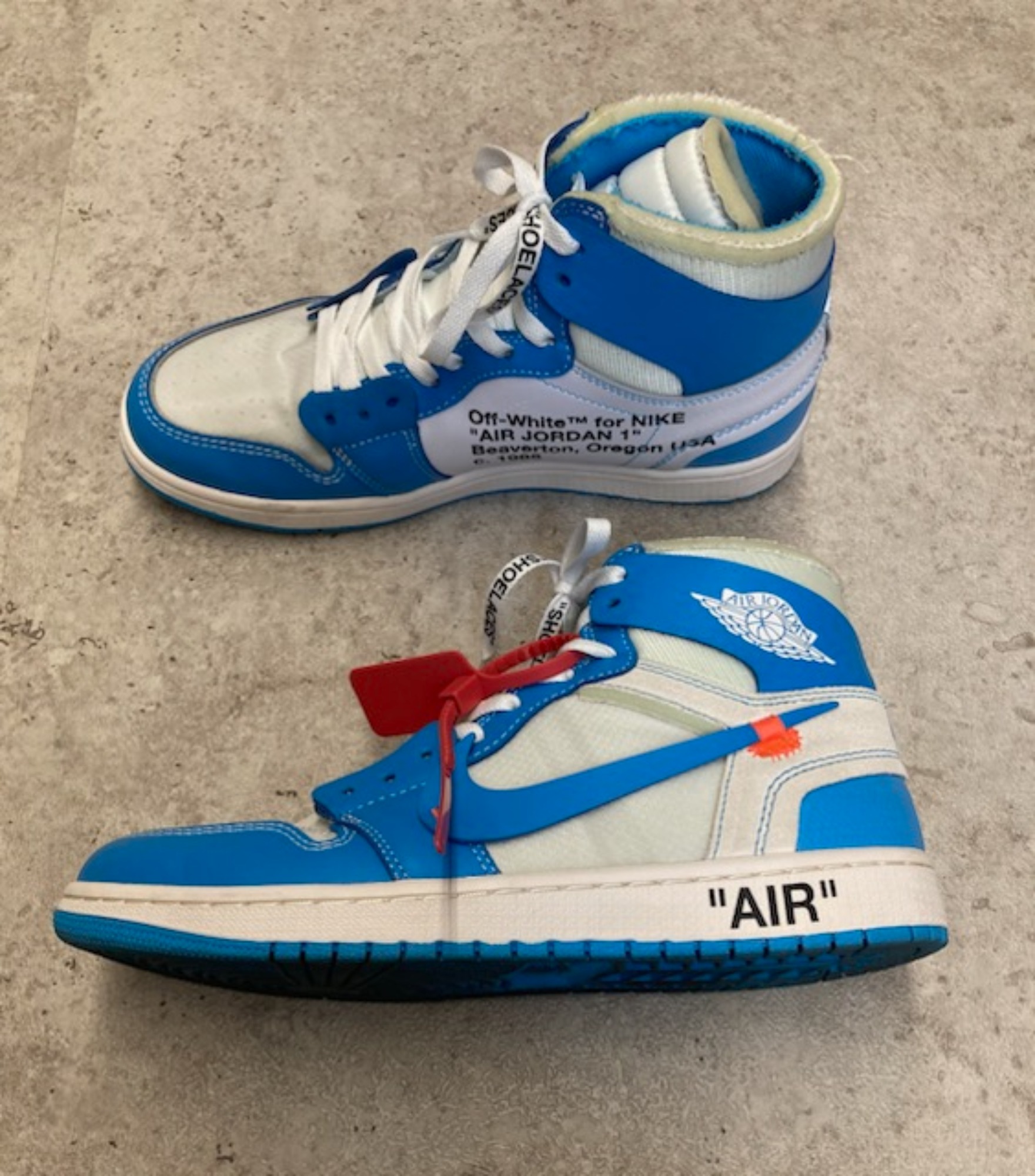 Off-White × Nike Air Jordan 1 UNC