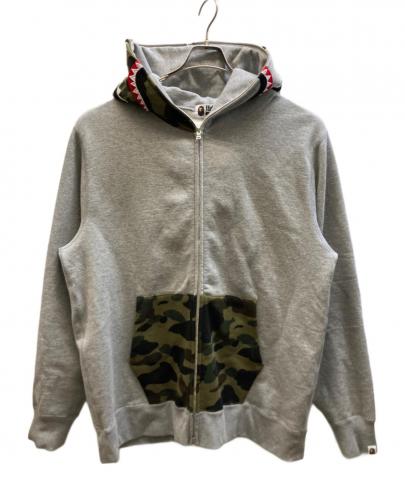 「ストリートブランドのA BATHING APE 」