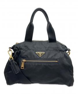 「ラグジュアリーブランドのPRADA 」