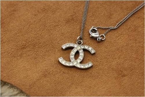 小手指のネックレス