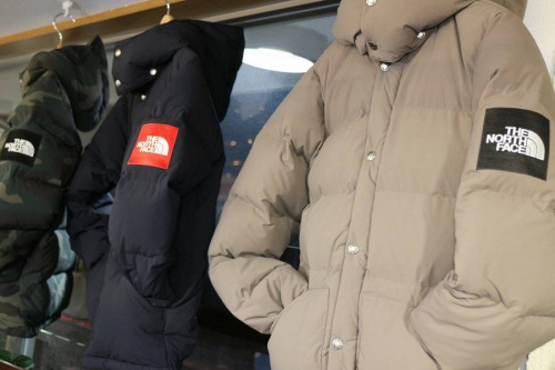 アウトドアのアウター