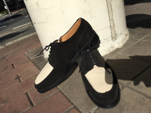 小手指のドレスシューズ