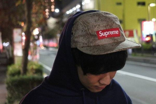 新入荷のシュプリーム