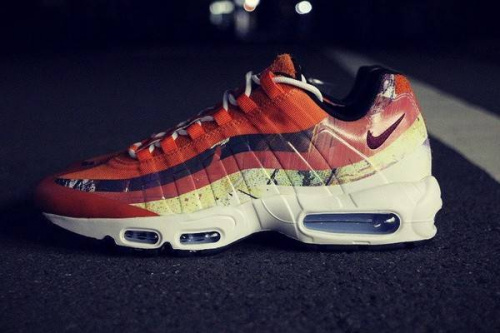 小手指のスニーカー