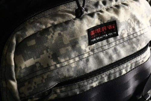 小手指のブリーフィング