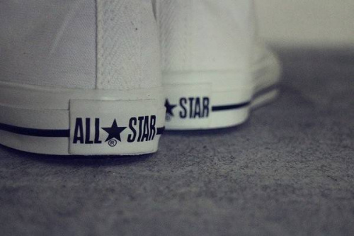 小手指のスニーカー