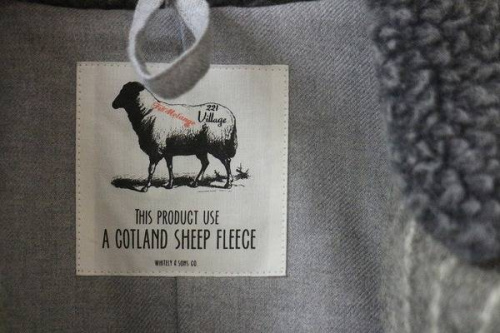 尾崎雄飛のコート