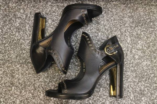 パンプスのリボン