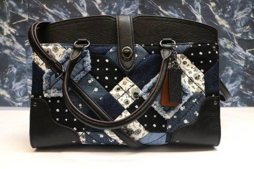 コーチのプラダ