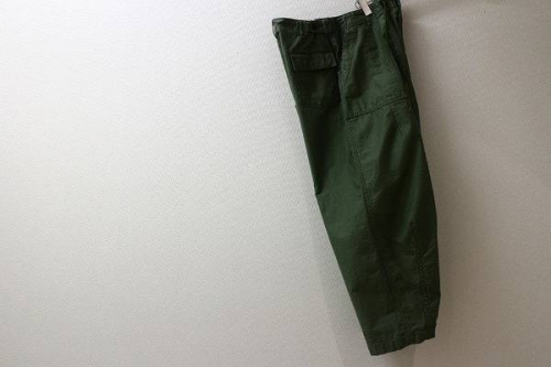 ヒザデルの蝶刺繍