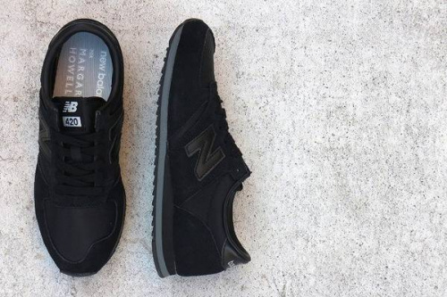 スニーカーのニューバランス