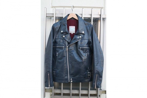 ジャケットのレザー