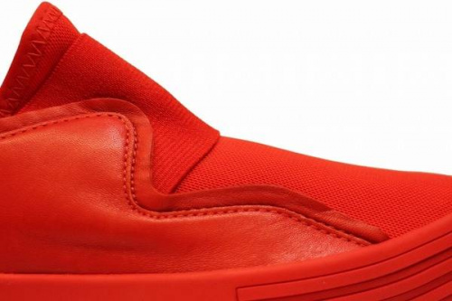 中古のトラックパンツ