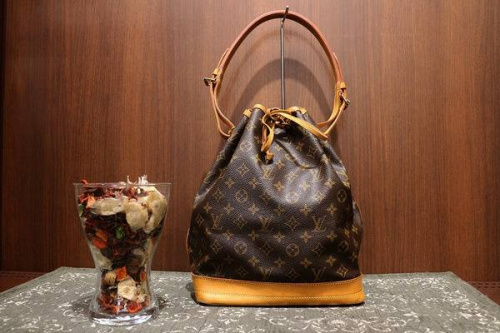 ヴィトンの巾着バッグ