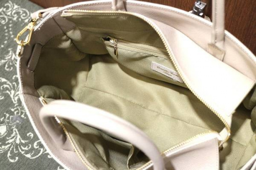 バッグの小手指