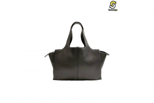 CELINEのトリフォルド