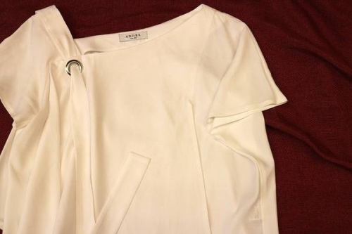 買取入荷のADORE