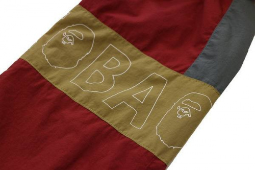 A BATHING APEのトラックパンツ