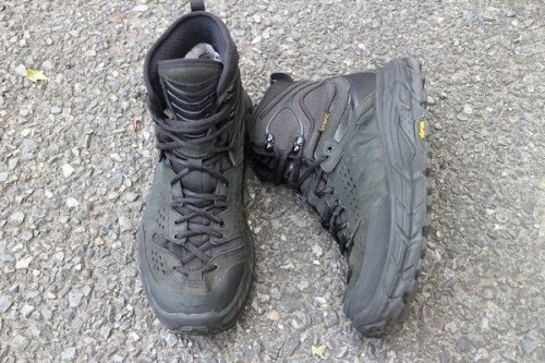 HOKA ONEONEのダッドスニーカー