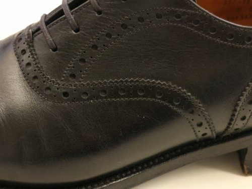 小手指のドレスシューズ