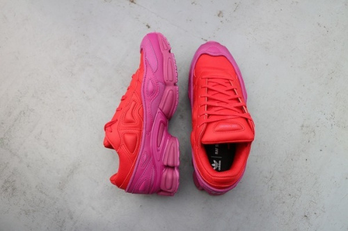 RAF SIMONSのラフシモンズ