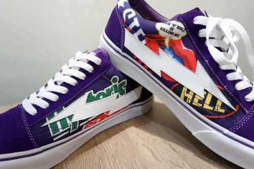 スニーカーの小手指