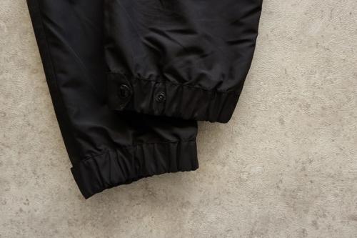 ロゴパンツのメンズ